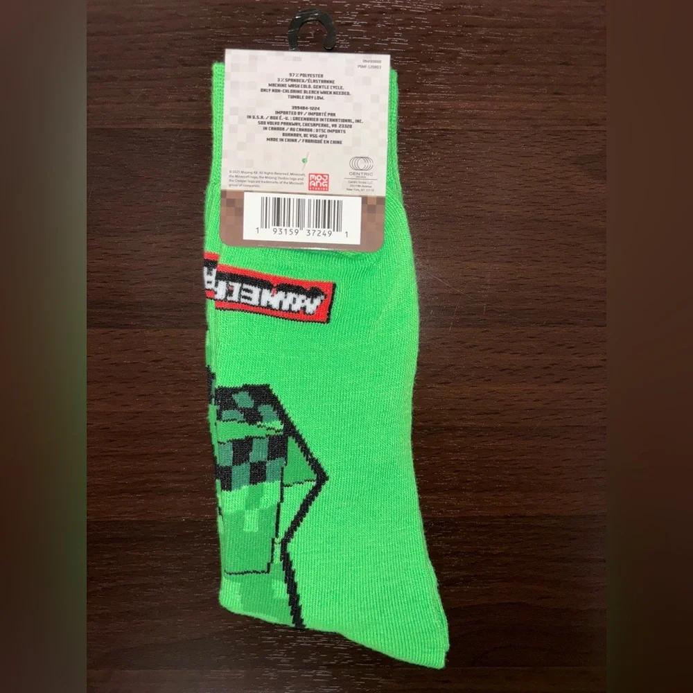 MINECRAFT NOVELTY CREW SOCKS NWT MEN’S SHOE SIZE 6-12